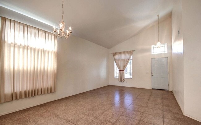 Building Photo - 1613 S 105th Dr