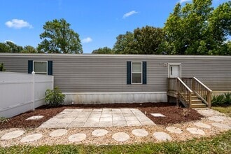 Building Photo - 2039 Elmwood St SW