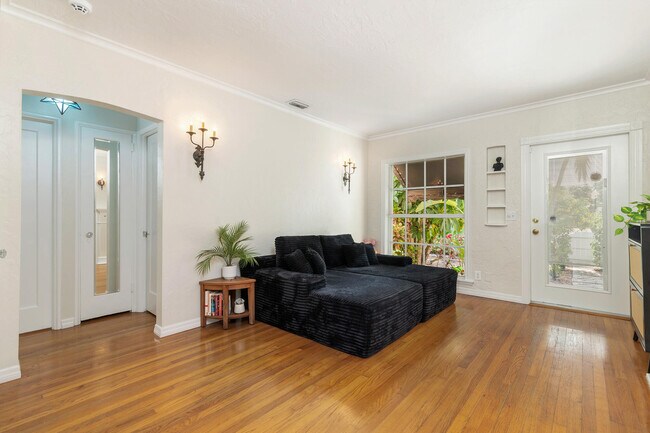 Building Photo - 341 Nottingham Blvd