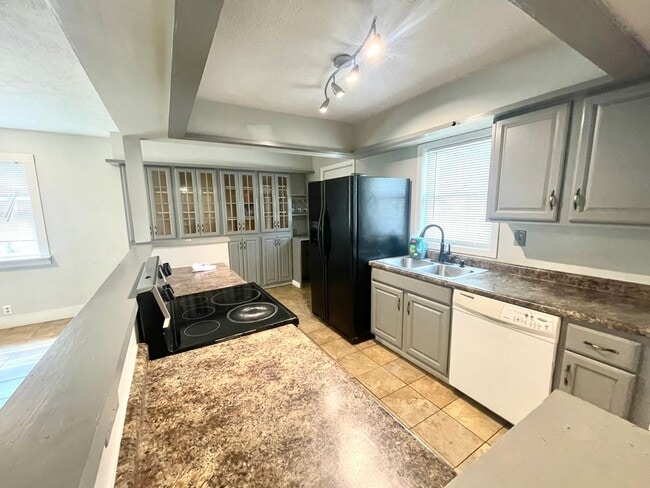 Foto del edificio - Spacious Ranch in Old Towne – Incredible V...