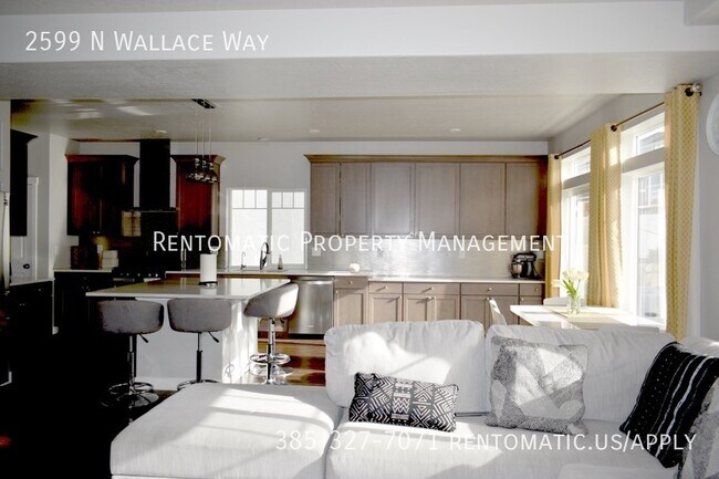 Building Photo - 2599 N Wallace Way