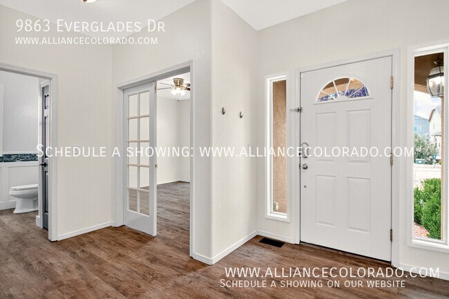 Building Photo - 9863 Everglades Dr
