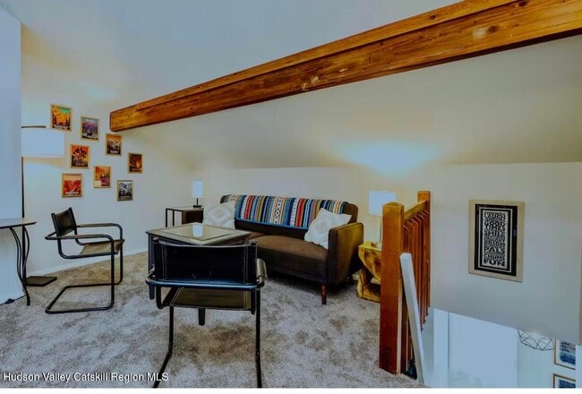 Foto del edificio - 72 Hunter Dr