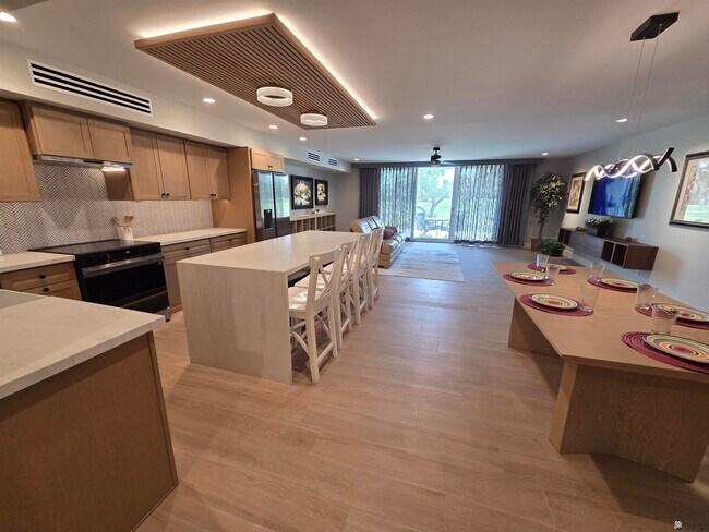 Foto del edificio - 1440 E Laguna Pl