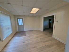 Building Photo - 545 W 36th St