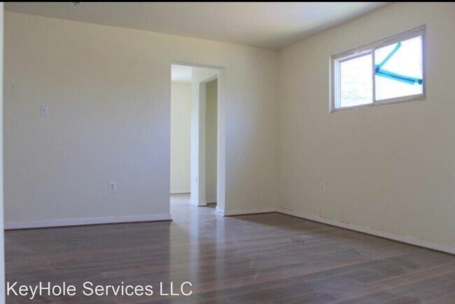 Building Photo - 4004 Oakford Ave