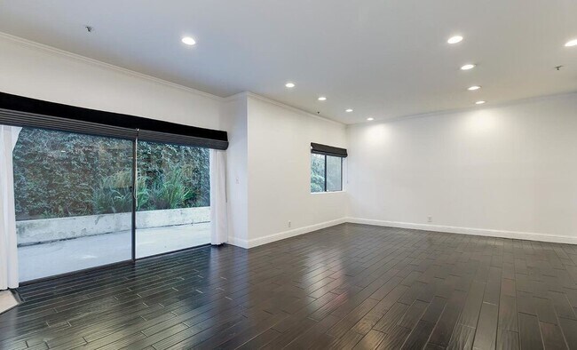 Foto del edificio - 1722 Malcolm Ave