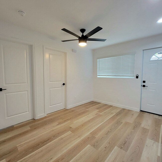 Foto del edificio - 6249-6253 Mary Lane Drive