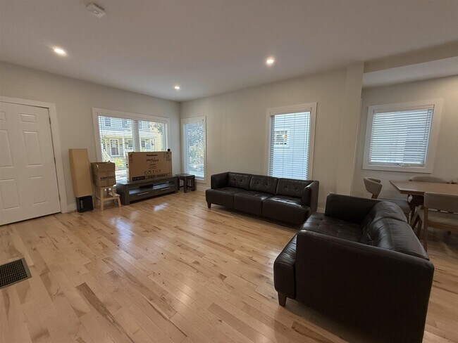 Foto del edificio - 19 Gorham St