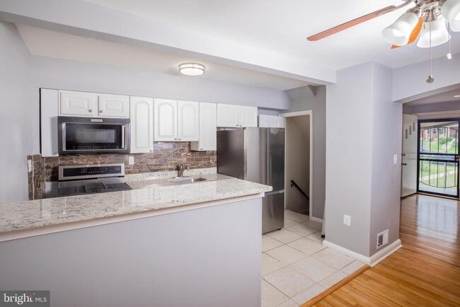 Foto del edificio - 8325 Dalesford Rd