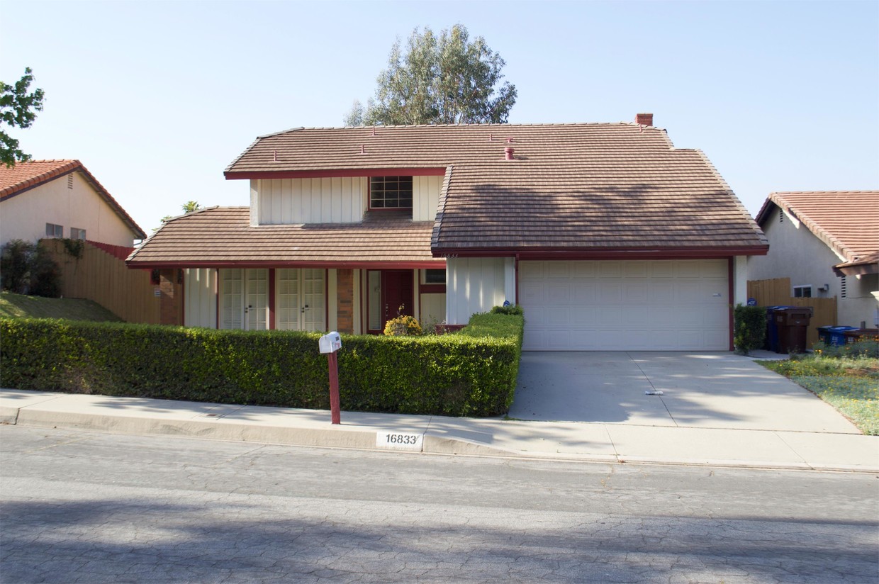 Primary Photo - 16833 Royal View Road - 1
