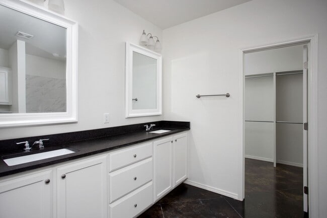 Building Photo - 5616 Gonzaga Ln
