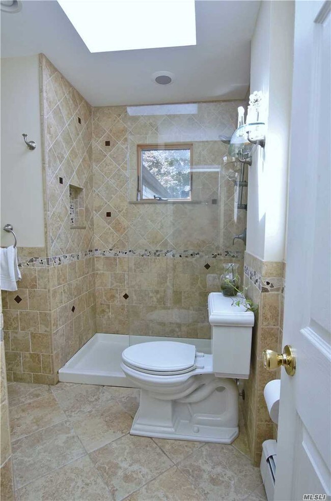 Building Photo - 8 Bartel Pl