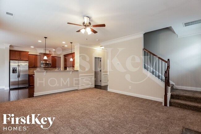 Foto del edificio - 5631 Mcdowell Run Dr