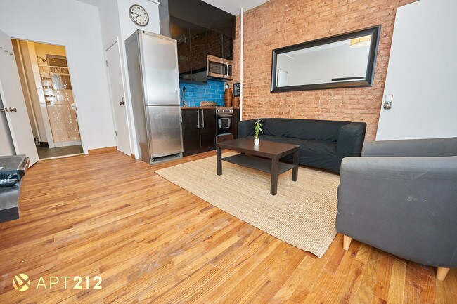 Building Photo - 201 Mott St