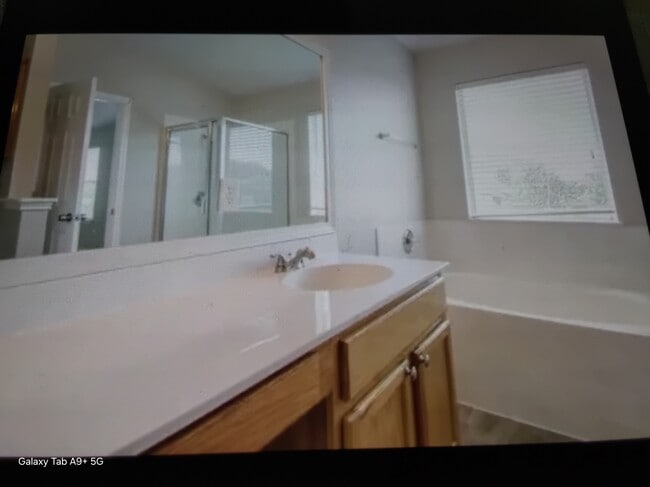 Foto del edificio - 14820 Lipton Ln