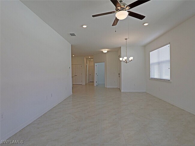 Foto del edificio - 2993 Royal Gardens Ave