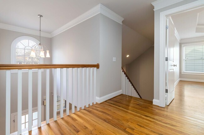 Building Photo - 1529 Gilstrap Ln NW