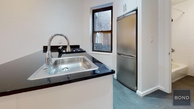 Foto del edificio - 335 E 92nd St