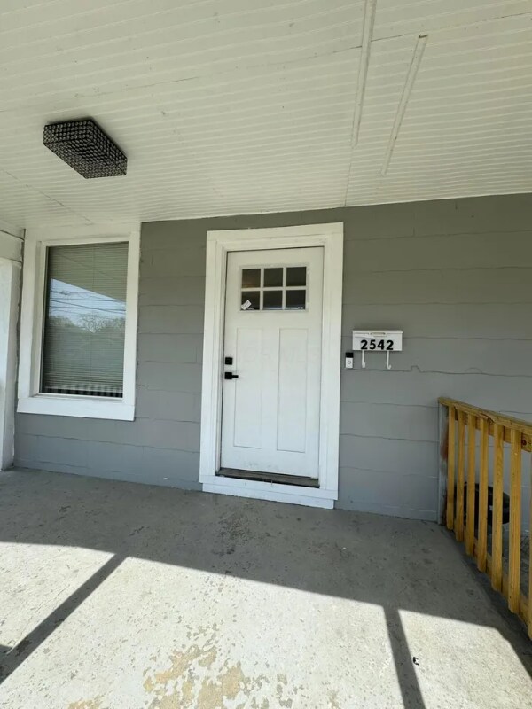 Foto del edificio - 2540-2542-2542 Steele Ave