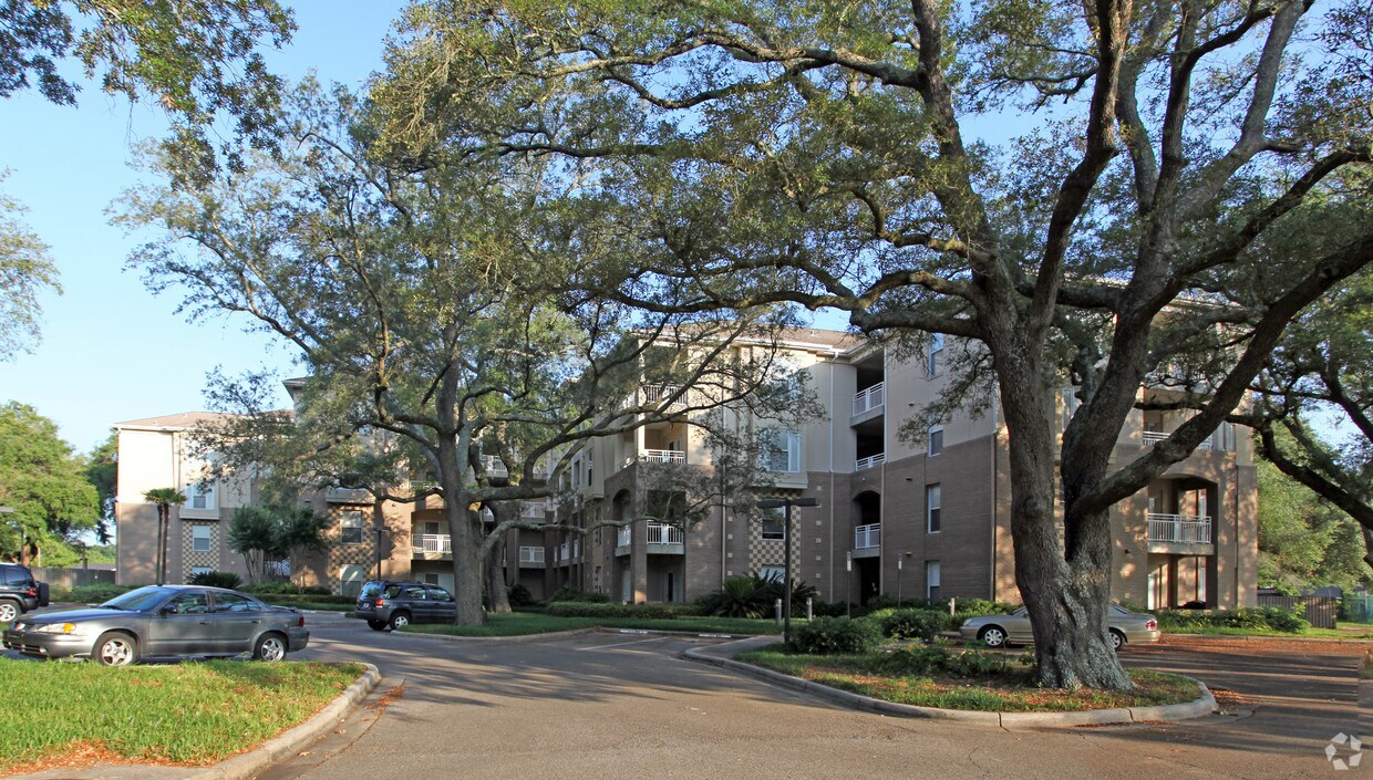 Building Photo - 5500 Rawson Ln