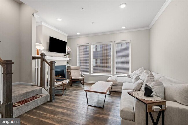 Foto del edificio - 8156 Tompkins St