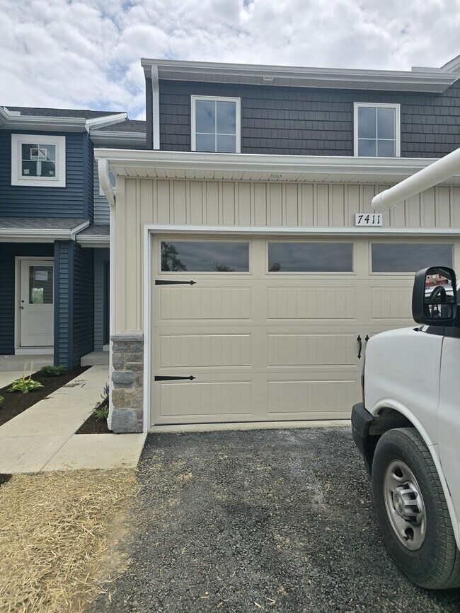 Building Photo - 7352 Red Oak Court