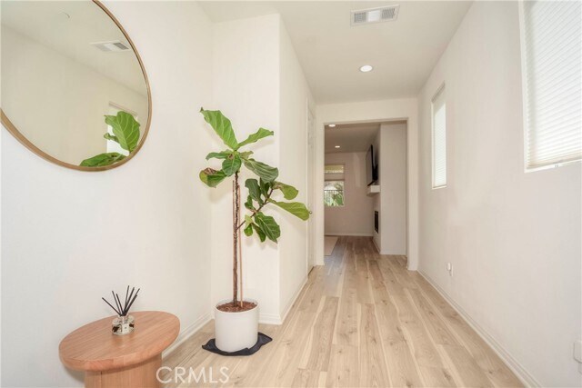 Foto del edificio - 24218 Hillcrest Dr