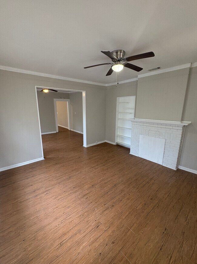 Foto del edificio - 3369 Montezuma Rd