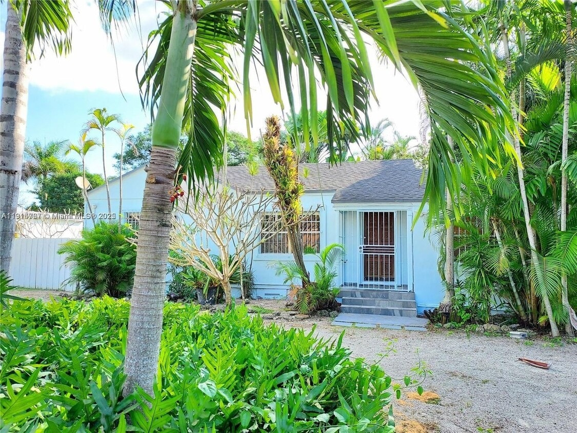 Foto del edificio - 5842 SW 60th St