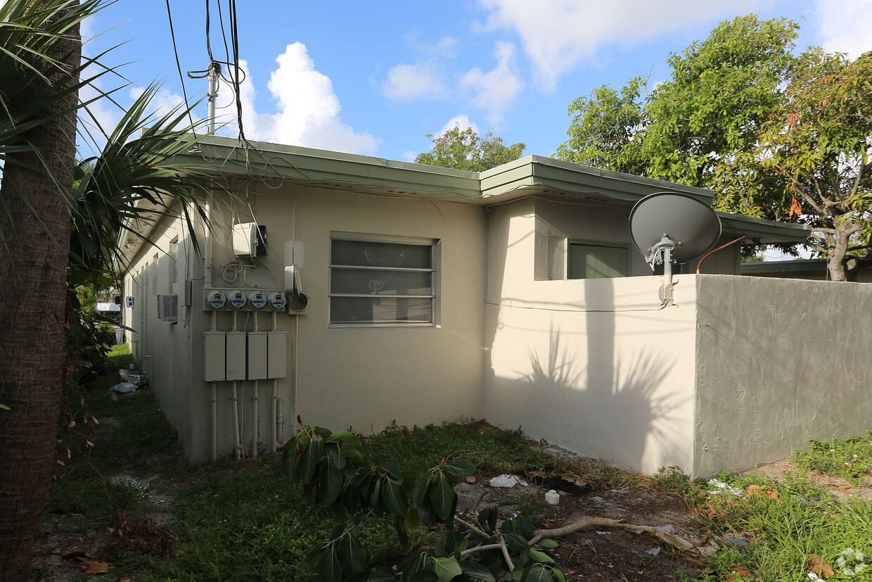 Building Photo - 809 2nd St