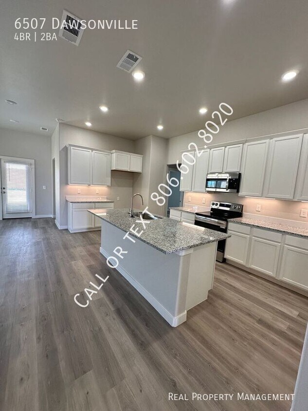 Primary Photo - Luxurious Brand New Construction! 4 bedroo...