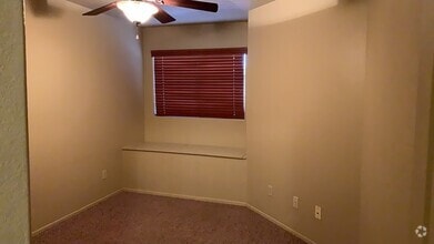 Building Photo - 430 S Sunrise Dr