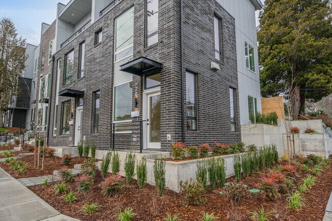 Foto del edificio - 1428 N 80th St