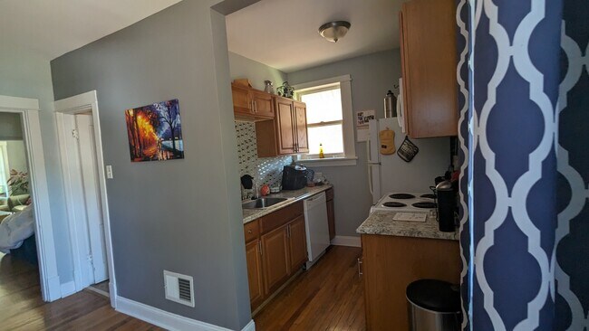 Foto del edificio - 5225 Bancroft Ave