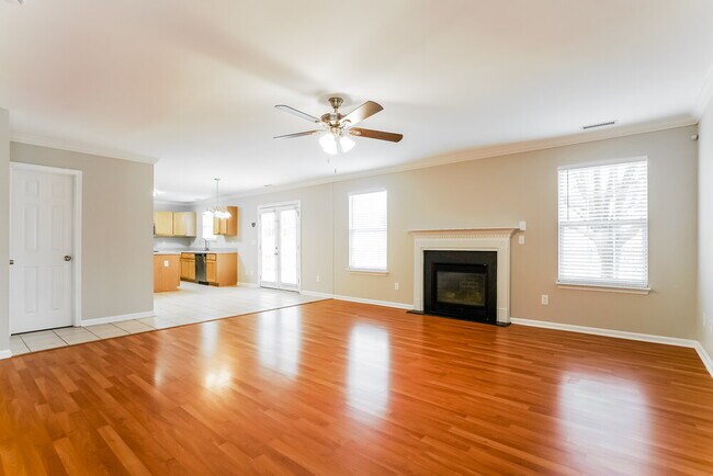 Foto del edificio - 4104 Taylor Oaks Dr