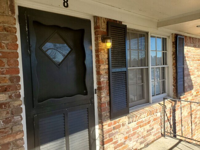 Foto del edificio - 2858 Rosehill St