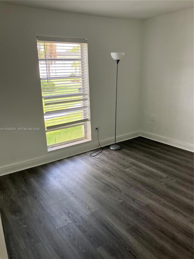 Foto del edificio - 7256 SW 94th Pl