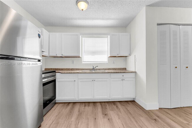 Building Photo - 2856 NW 14th St
