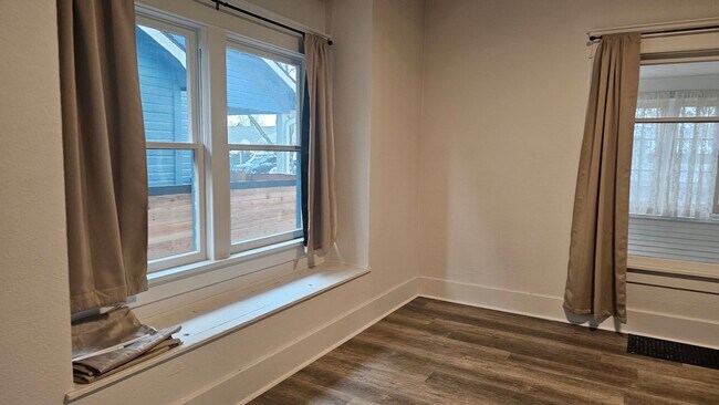 Foto del edificio - 2301 W Regan Ave