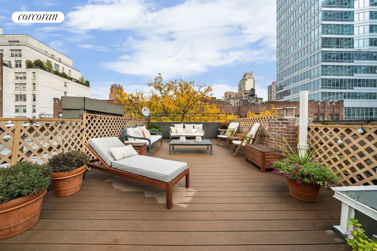 Foto principal - 238 E 74th St