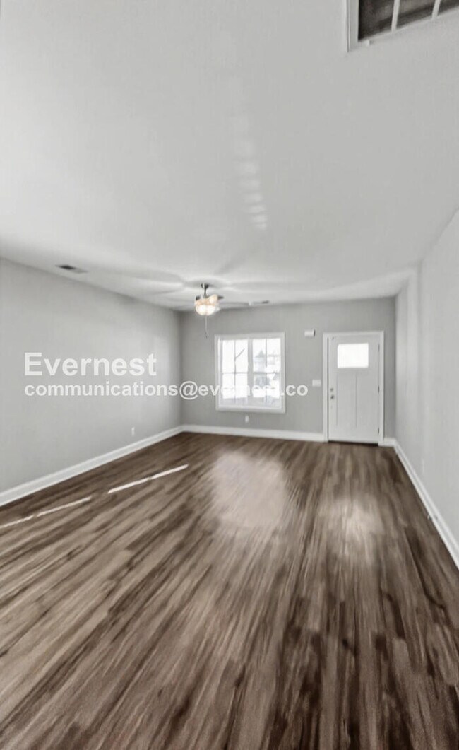 Foto del edificio - 5316 Roosevelt Rd