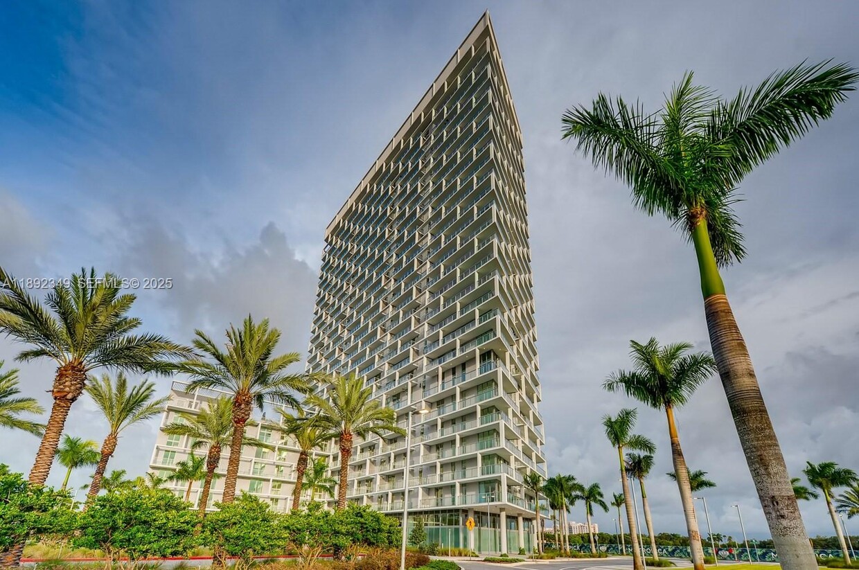 Building Photo - 2000 Metropica Wy