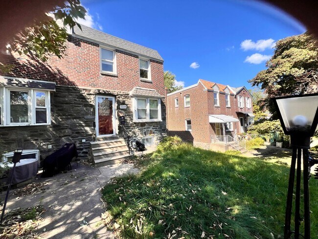 Foto del edificio - Massive 3 Bedroom Twin Home with Washer/Dr...