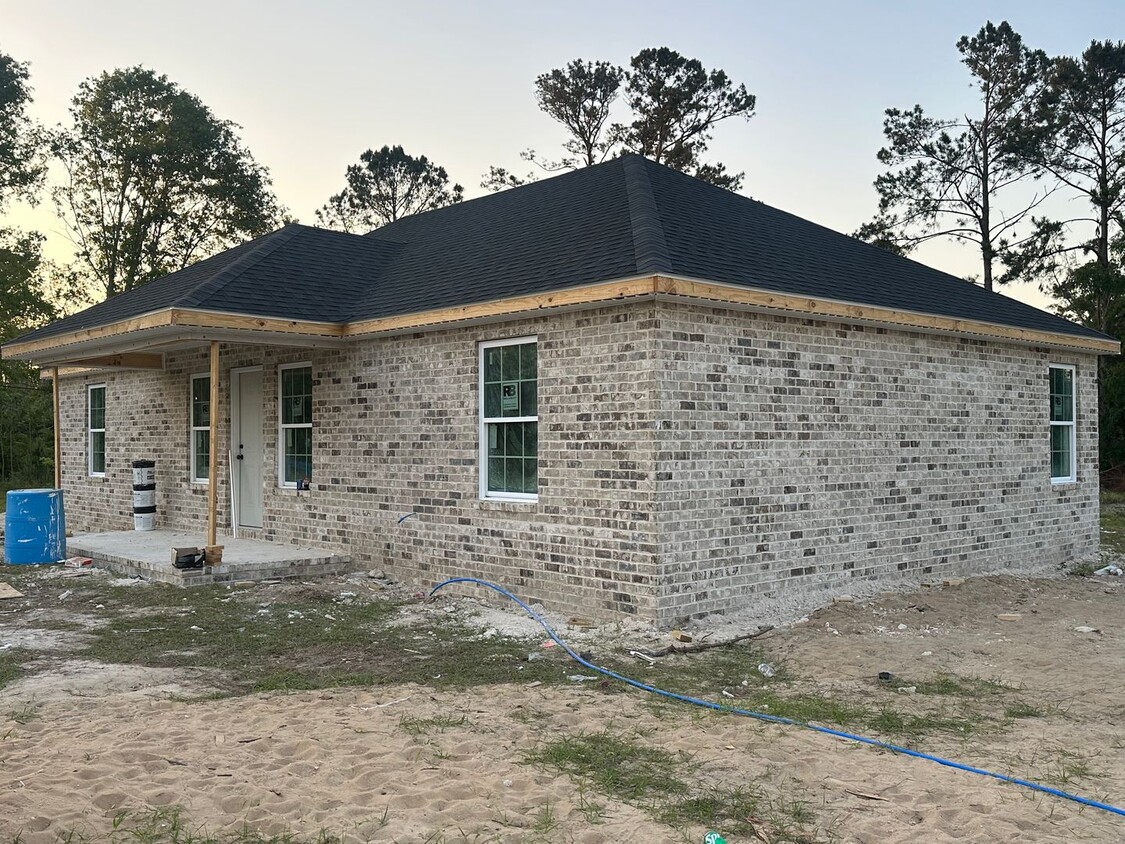 Foto principal - 3 Bed 2 Bath - New Construction