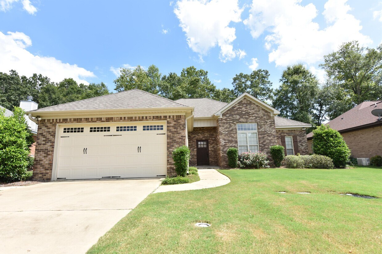 Primary Photo - 1453 Cloverbrook Cir