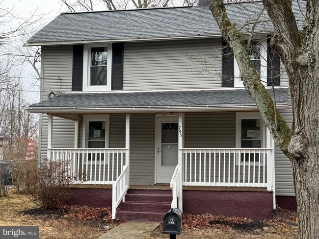 Building Photo - 745 Schofield Ave
