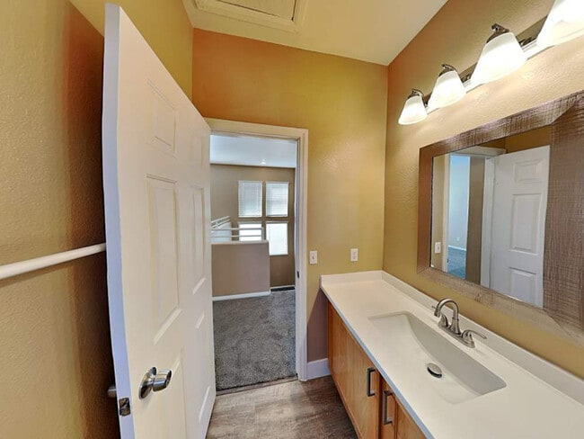 Building Photo - 1213 Hope Ranch Ln