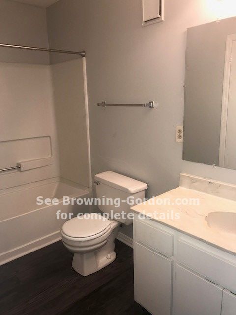 Foto del edificio - Newly Renovated Townhouse in Donelson!