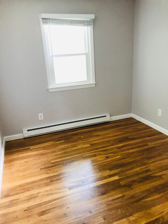 26 E Hills Dr Unit 26, New Canaan, CT 06840 Condo for Rent in New Canaan, CT